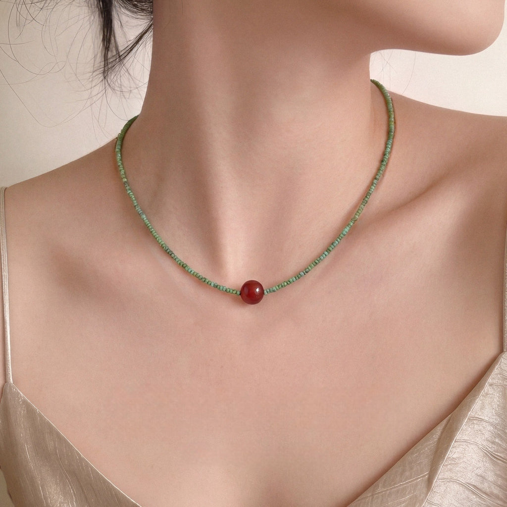 Fresh and vintage red agate green millet bead necklace for women, fashionable niche light luxury new Chinese style national style collarbone chain