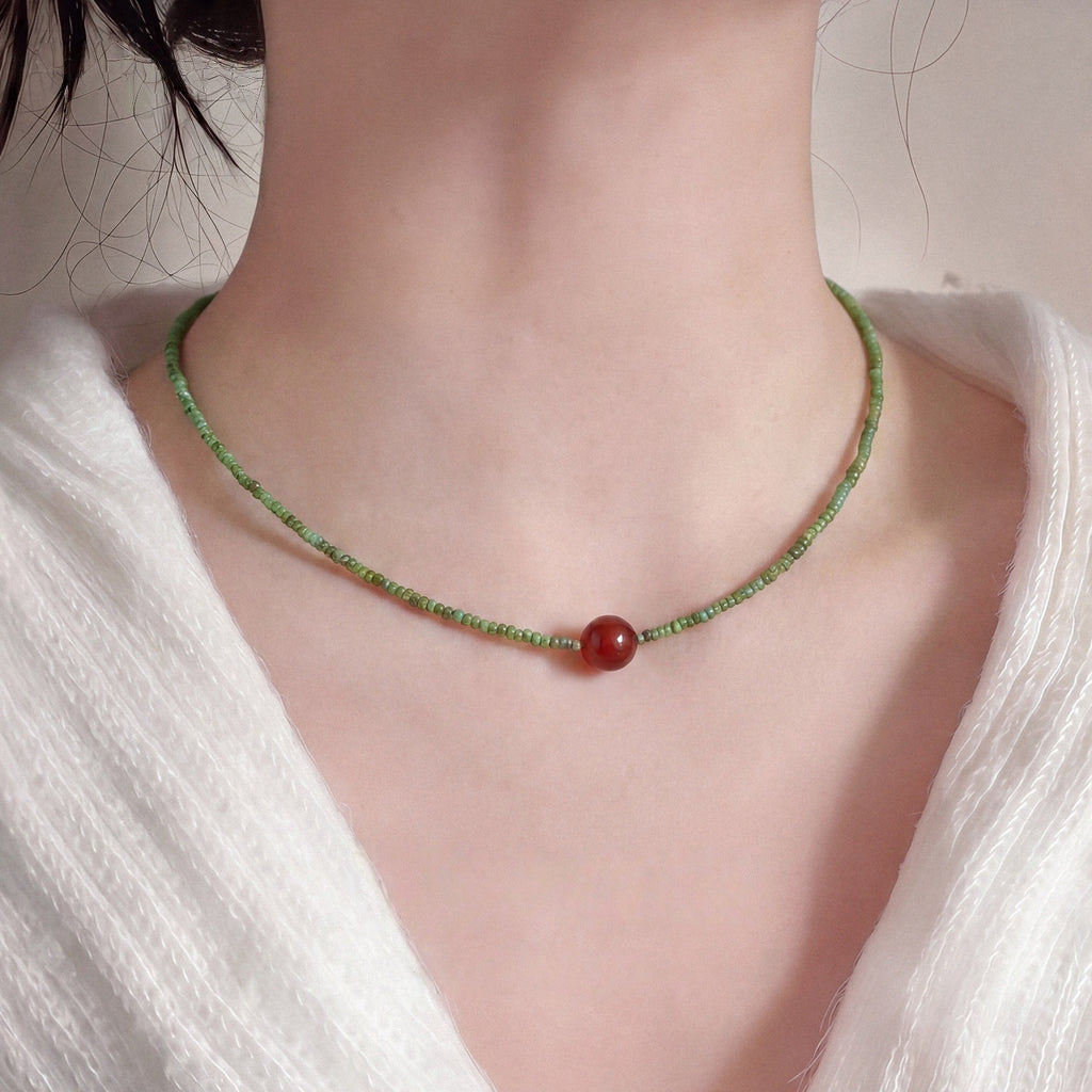 Fresh and vintage red agate green millet bead necklace for women, fashionable niche light luxury new Chinese style national style collarbone chain
