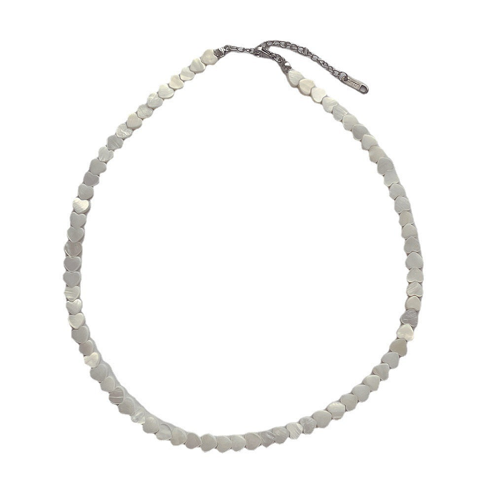 Minimalist design 6mm freshwater shell heart necklace for women, beach vacation style fashionable mother-of-pearl collarbone chain