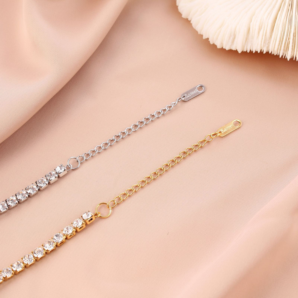 The new cross-border stainless steel diamond bracelets from Europe and the United States are cold and indifferent, and there are many rows of diamond micro-inlaid zircon jewelry, men's and women's hand jewelry